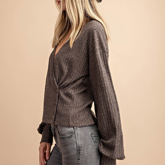 Ribbed Double Button Overlapped V-Neck Top - Picture 4 of 9